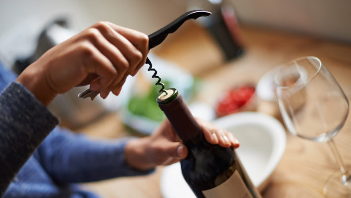 Quanto tempo dura o vinho após aberto?